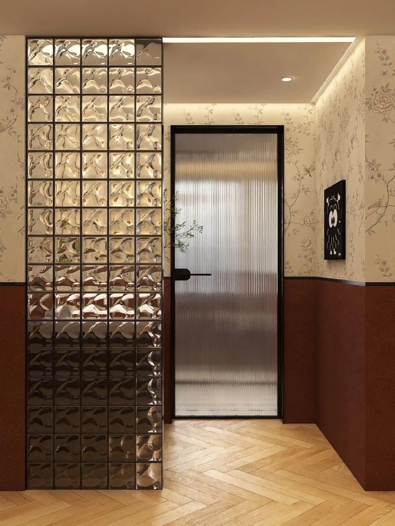 濃郁復古衛生間 玻璃隔斷美翻了！